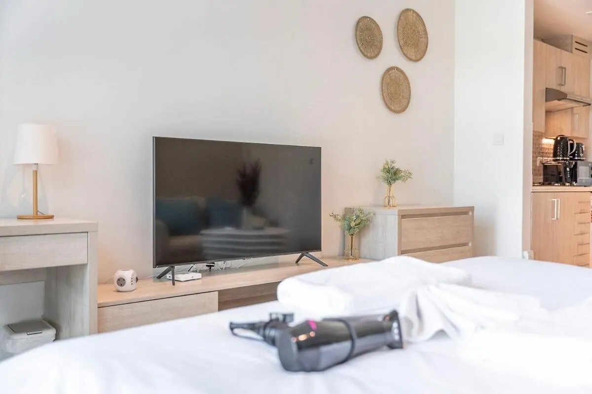 Cozy Studio With Easy Access To The Beach In Palm Jumeirah! Dubai 0*,